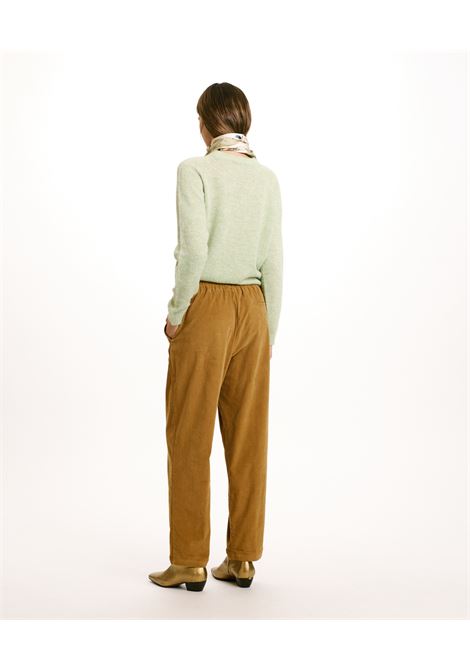 Pantaloni yoko in velluto mille righe stretch-mandorla MOMONI | Pantaloni | MOPA0120645