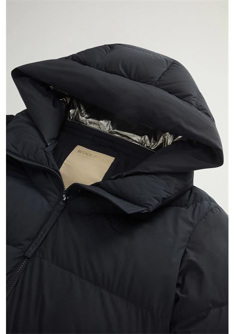 Parka lungo trapuntato in nylon elasticizzato con cappuccio rimovibile WOOLRICH | Parka | CFWWOU1044FRUT3107100